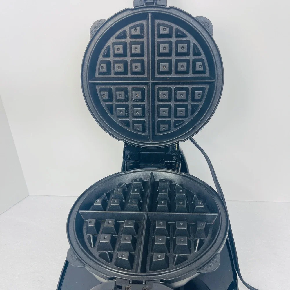 Hamilton Beach Flip Belgian Waffle Maker Stainless Steel Rotating Nonstick 26010